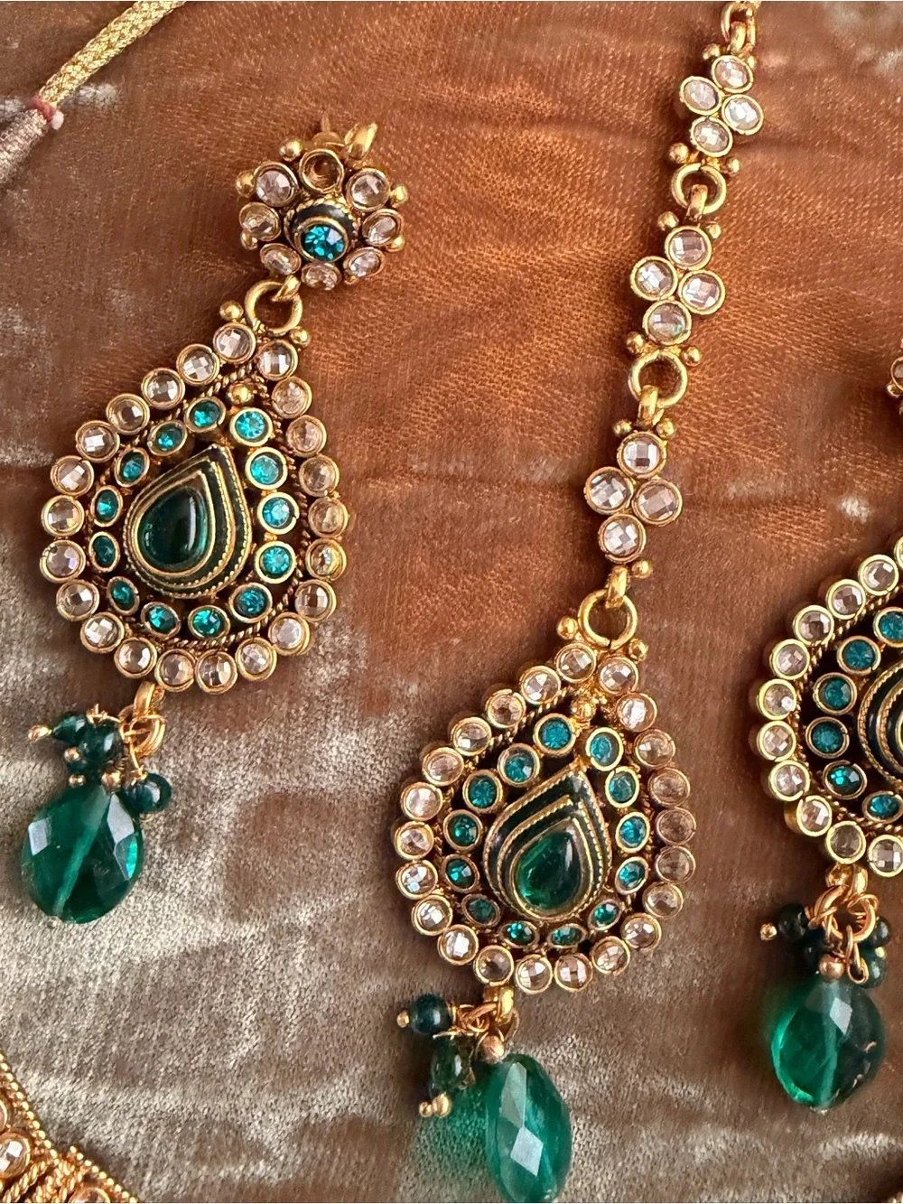 Gold-Tone Emerald Teardrop Necklace & Earring Maang Tikka Set Indian Wedding